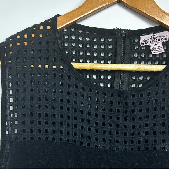 Duchess Eyelet Crochet Bib Neck Zip Back Tank 2XL - Picture 2 of 5